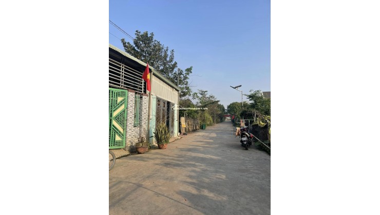 Bán gấp đất thổ cư 82m² cách mặt tiền Đại lộ Đông Tây 50m giá chỉ 950 triệu